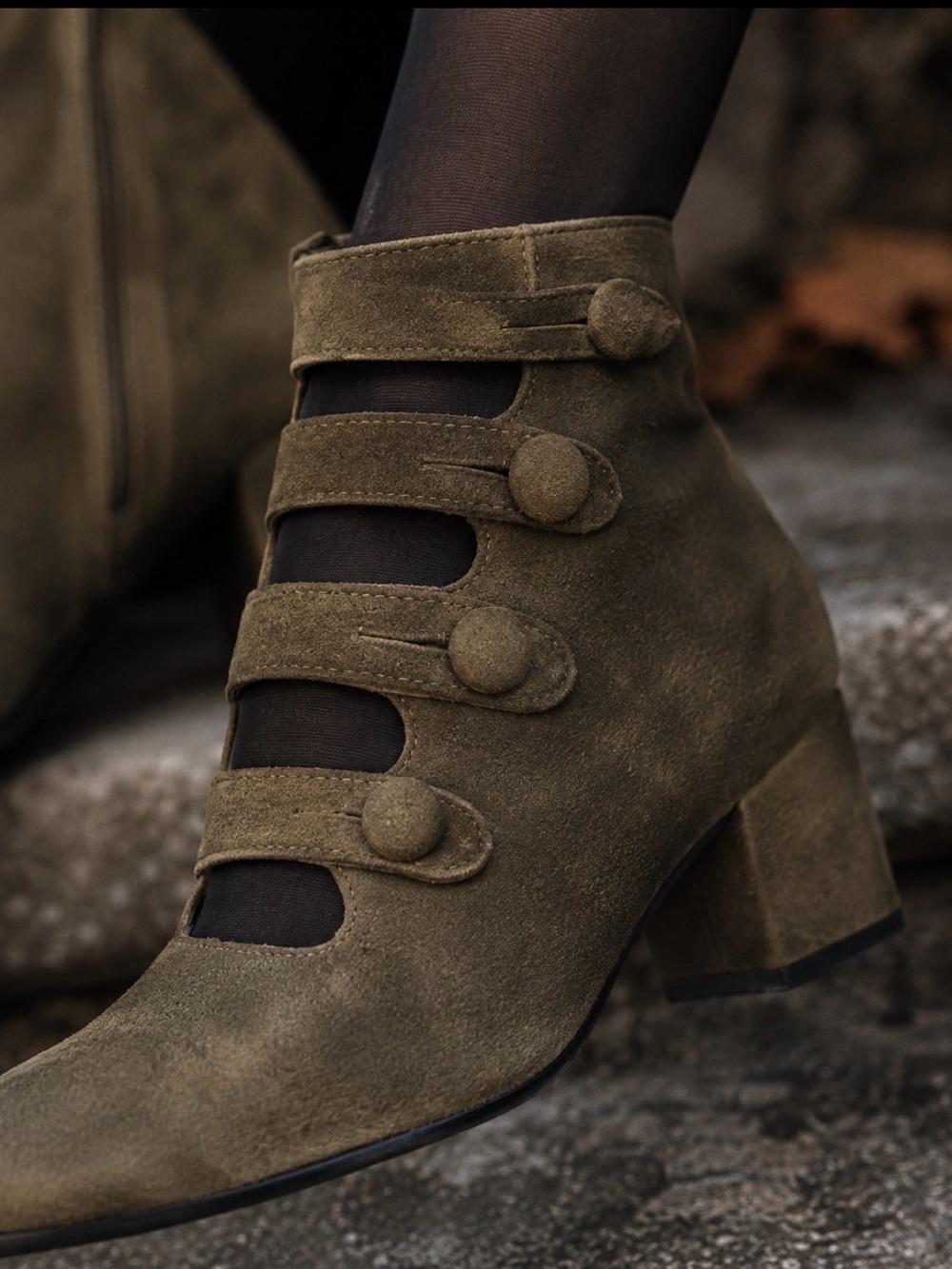 Sundance made Italy olive green Suede Button up block heel Ankle Boot 37 6.5 7